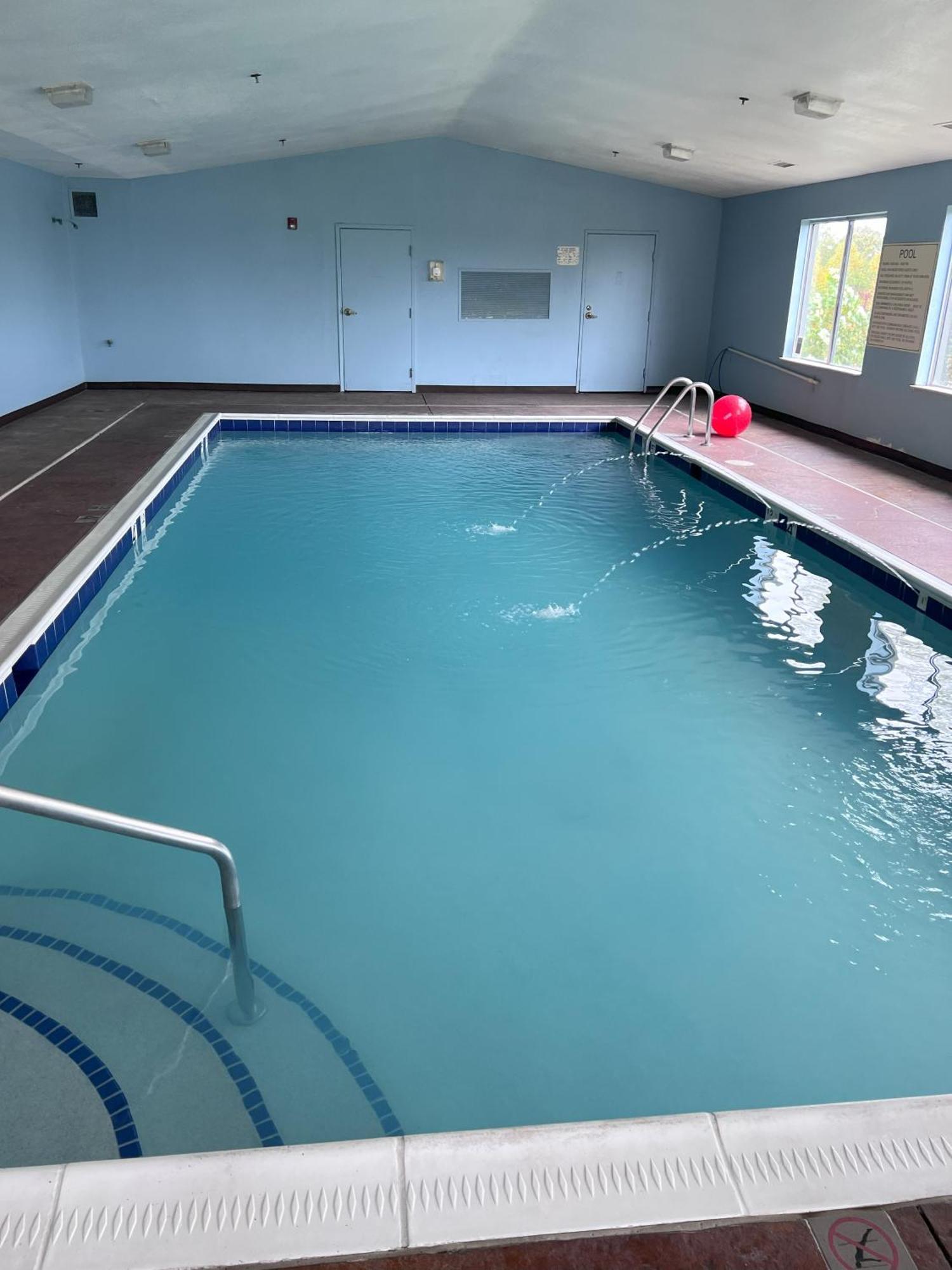 Wingate By Wyndham Dublin Near Claytor Lake State Park Екстериор снимка