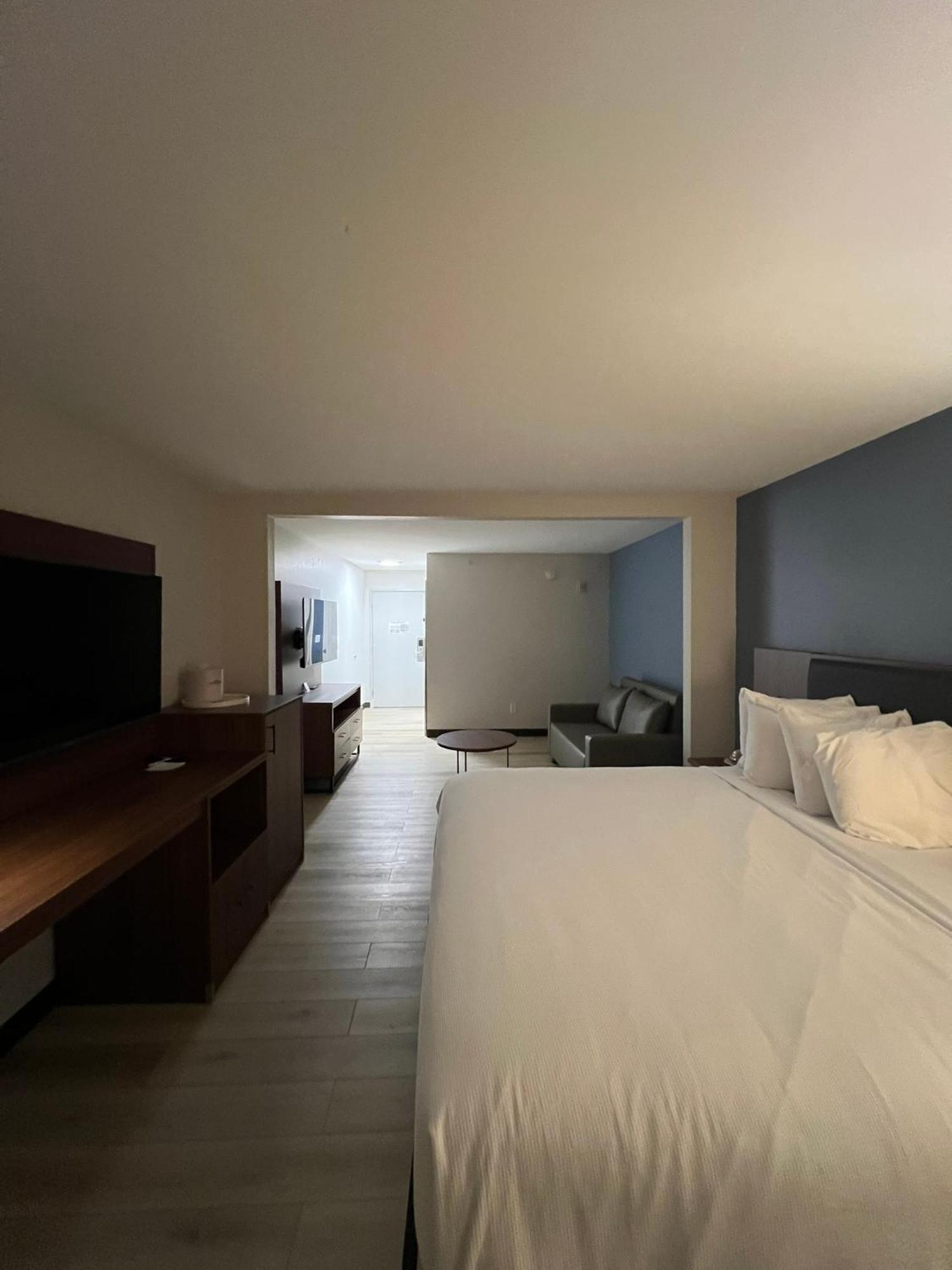Wingate By Wyndham Dublin Near Claytor Lake State Park Екстериор снимка