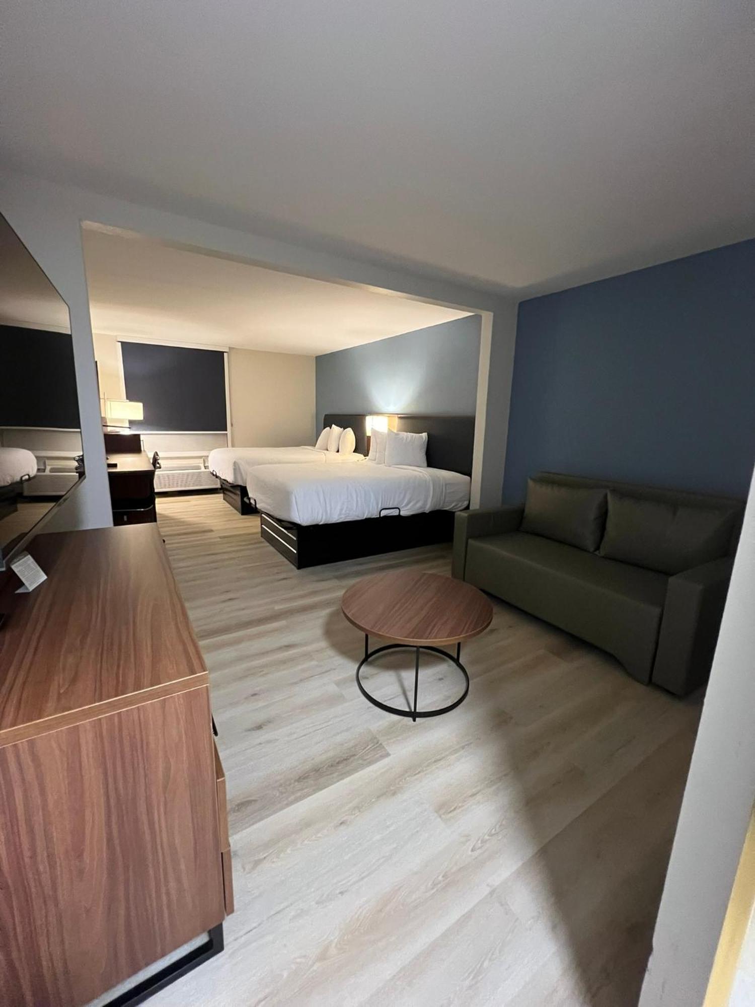 Wingate By Wyndham Dublin Near Claytor Lake State Park Екстериор снимка